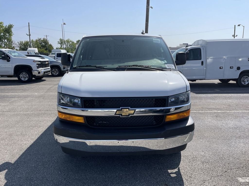 2025 Chevrolet Express Cargo WT