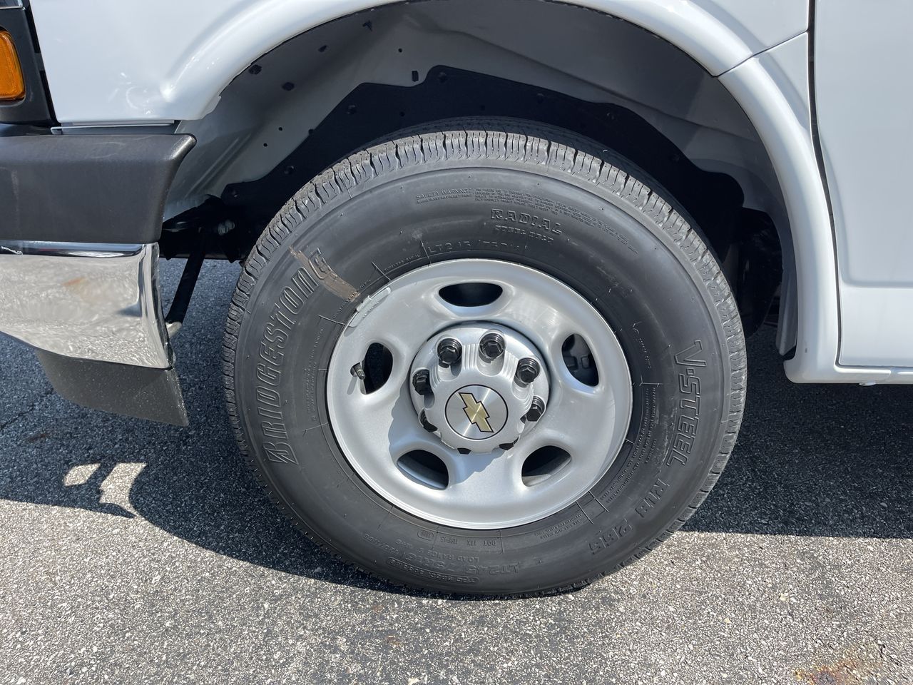 2025 Chevrolet Express Cargo WT