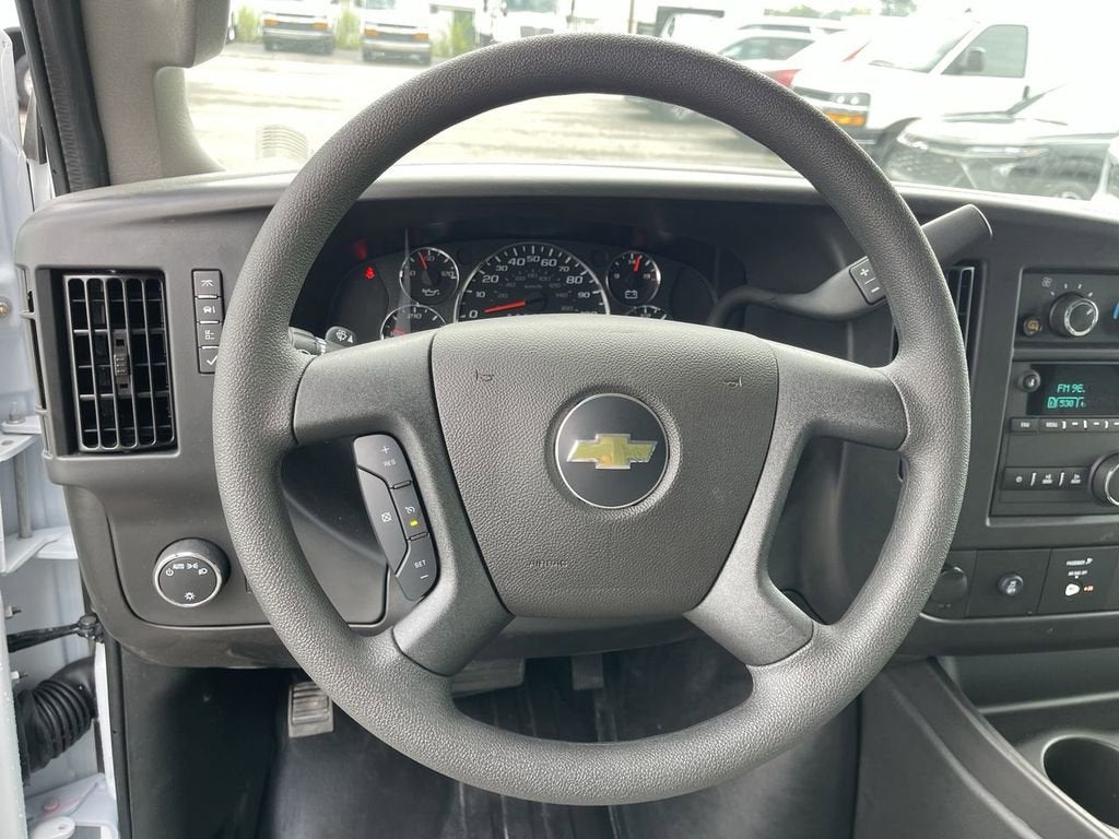 2025 Chevrolet Express Cargo WT