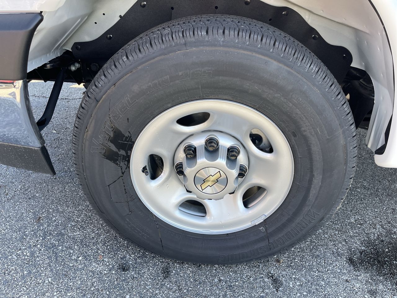 2025 Chevrolet Express Cargo WT