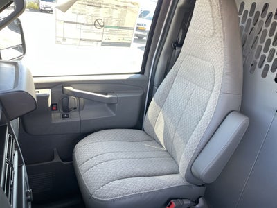 2025 Chevrolet Express Cargo WT