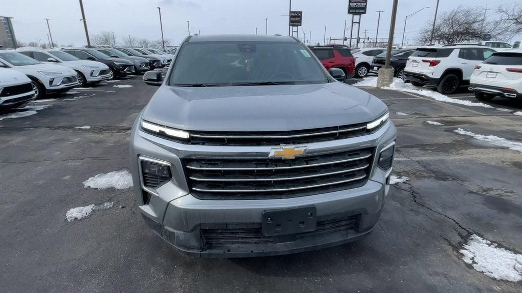 2025 Chevrolet Traverse LT