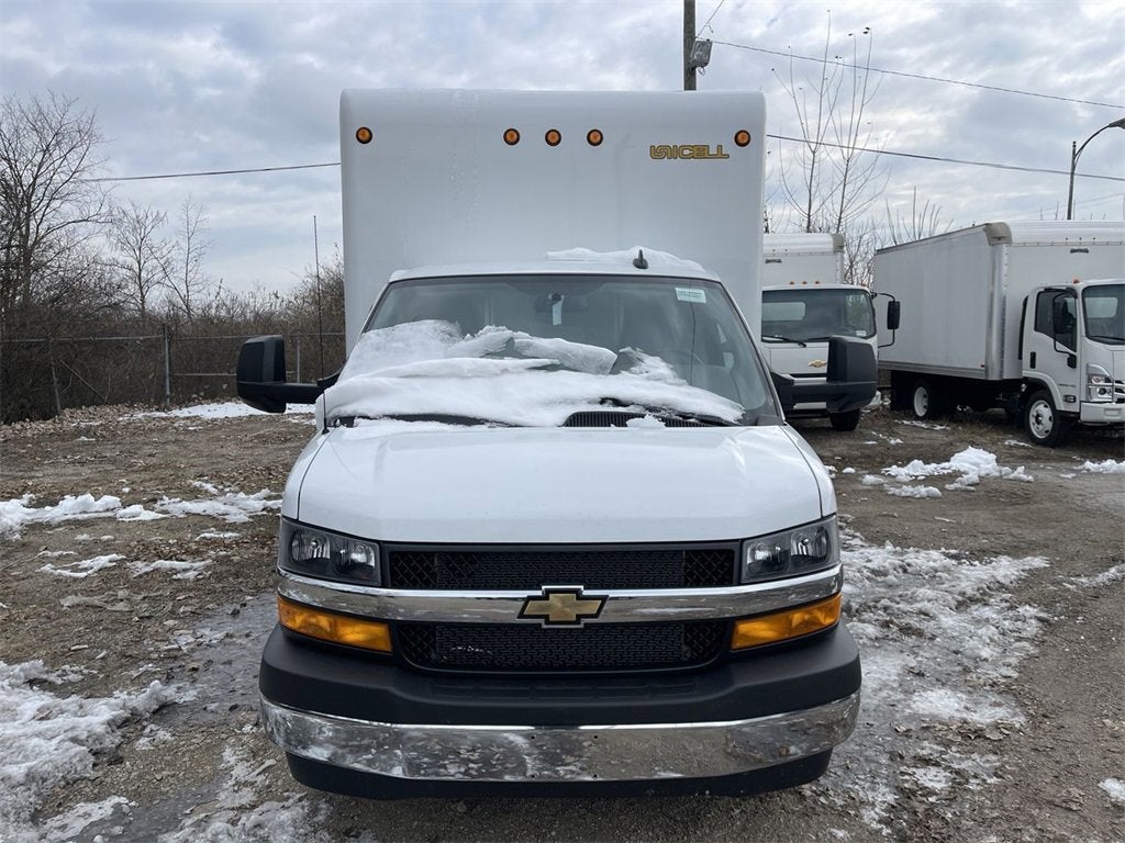 2025 Chevrolet Express Cutaway 3500 1WT