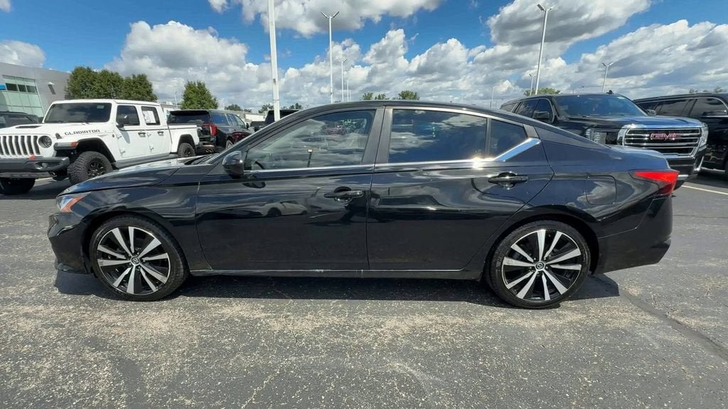 2021 Nissan Altima SR FWD