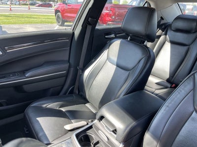 2022 Chrysler 300 Touring L