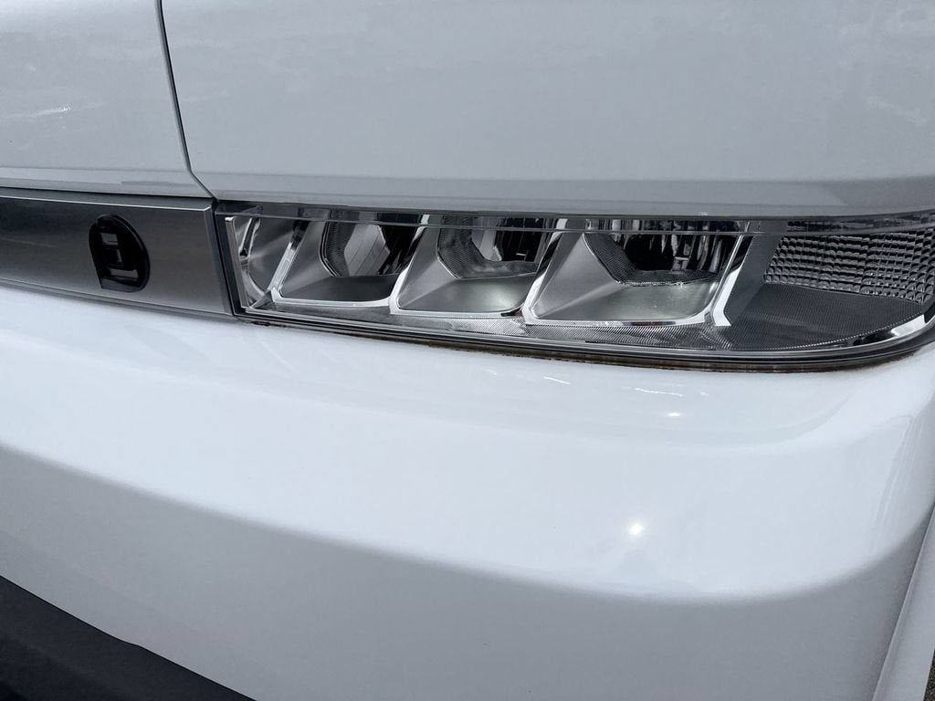 2024 BrightDrop Zevo 600 EJY