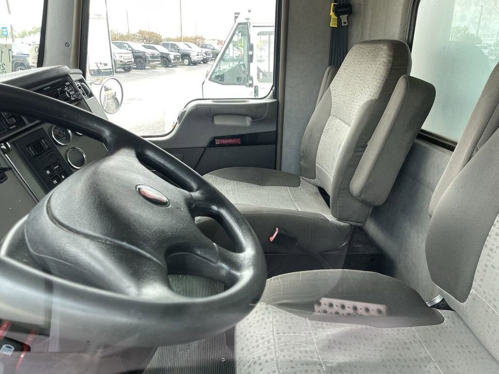 2015 KENWORTH T300 NA