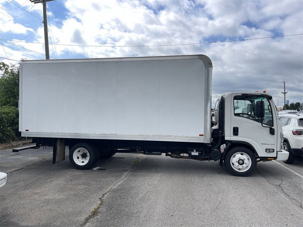 2024 Chevrolet Low Cab Forward 5500 XG 5500