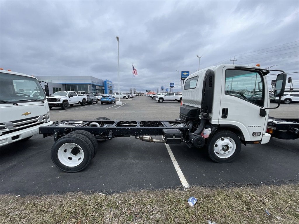 2024 Chevrolet Low Cab Forward 5500 XG 5500