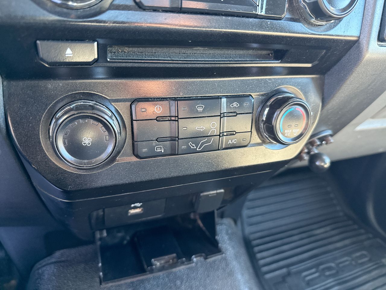 2017 Ford Super Duty F-350 DRW XLT