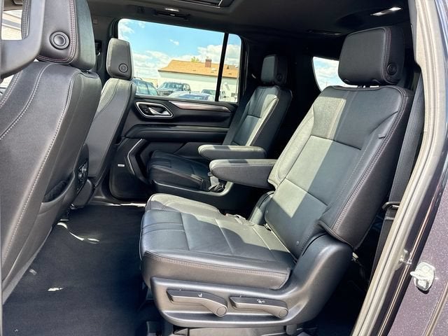 2023 Chevrolet Suburban RST