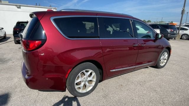 2017 Chrysler Pacifica Touring-L Plus